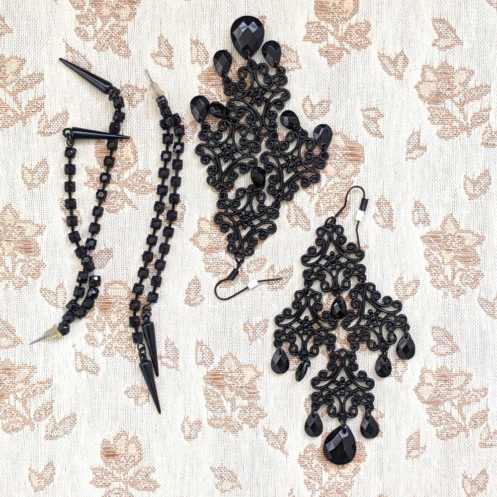 ⚡FREE W BUNDLE⚡ Earrings - Dramatic Black Danglers